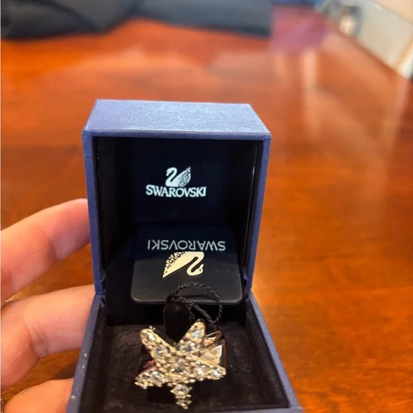 Swarovski Silver Starfish Ring - Picture 3 of 8